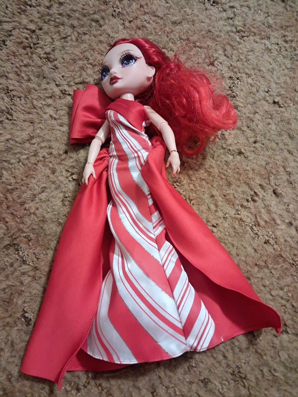 Ruby high shadow rose doll
